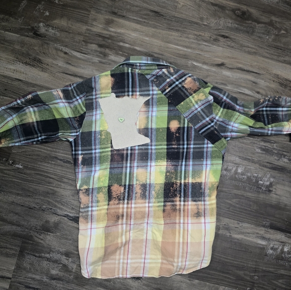 Custom MN button up - Picture 3 of 3